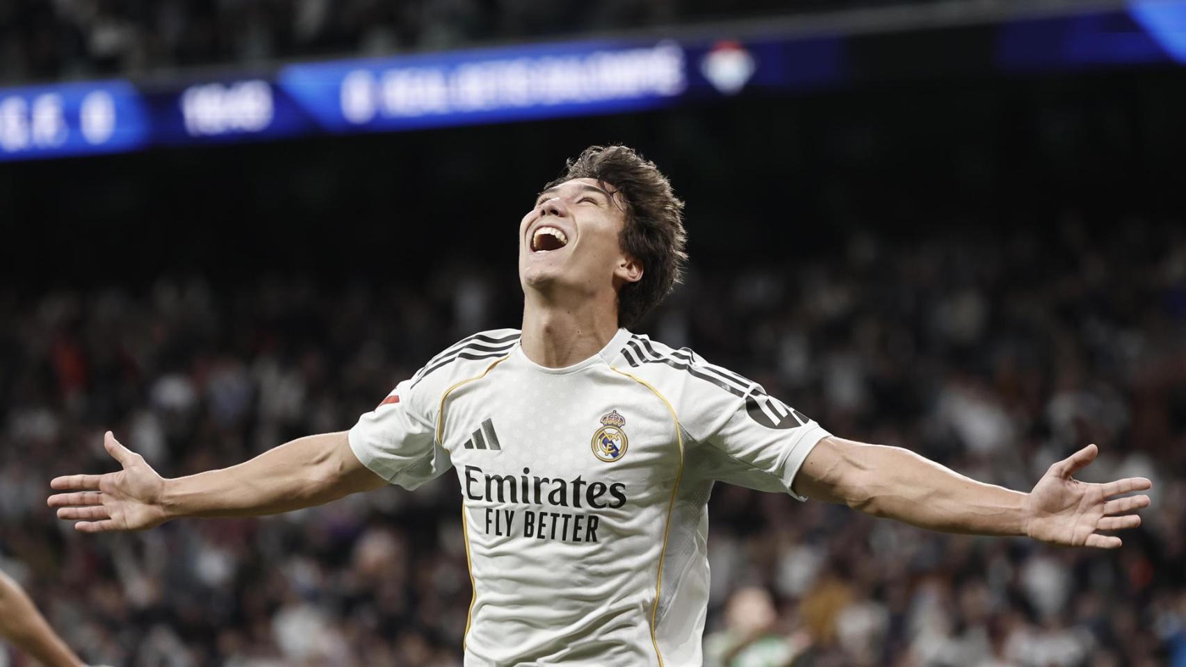 Gonzalo García celebra uno de sus goles contra el Betis