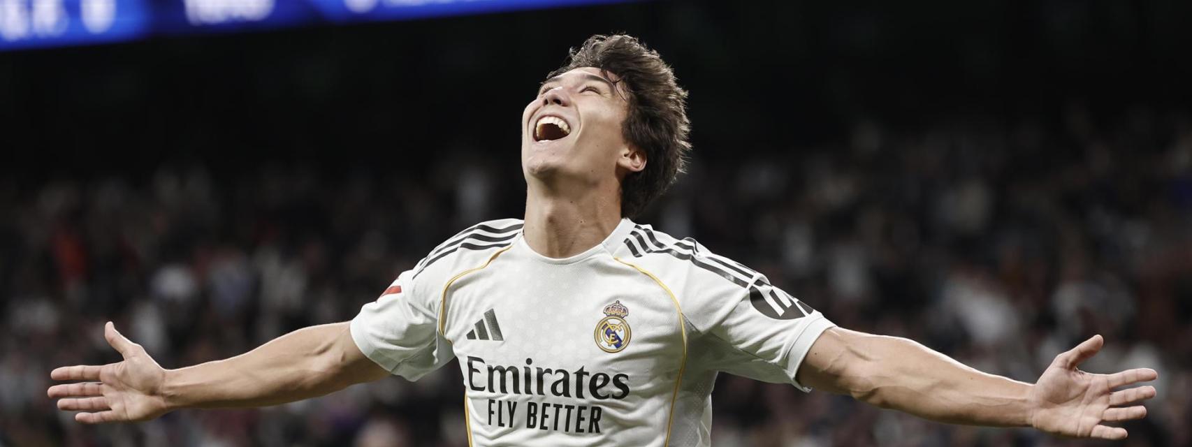 Gonzalo García celebra uno de sus goles contra el Betis