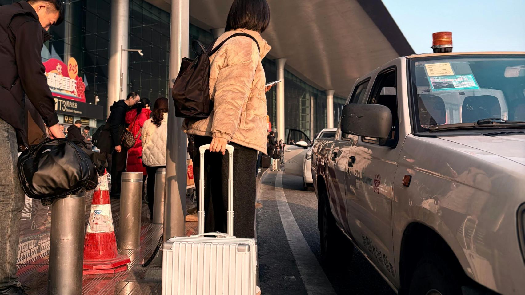 Personas de camino a sus vacaciones