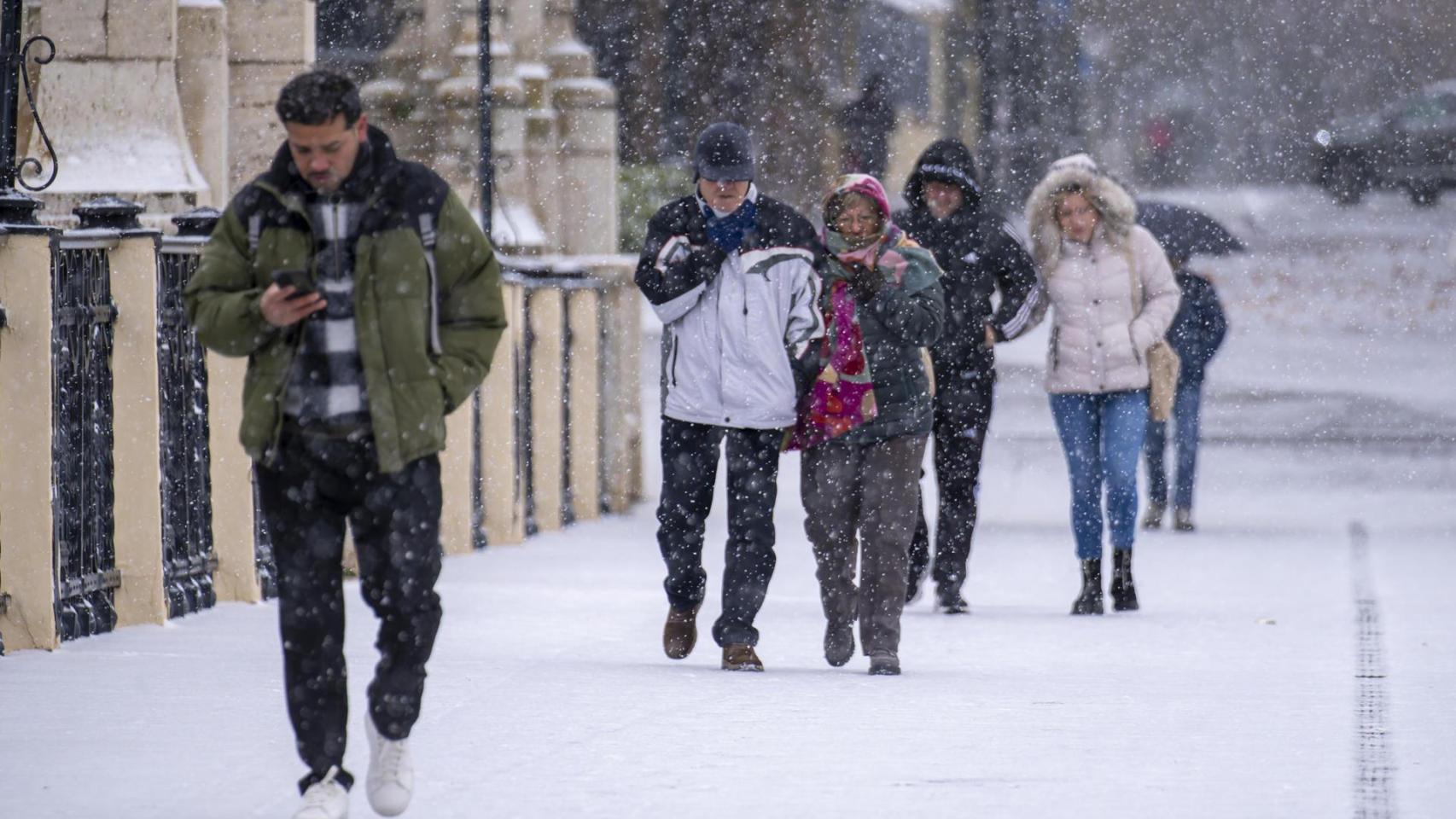 Borrasca Francis, en directo |Alerta de la AEMET por nieve en once comunidades autónomas y 13 carretera cortadas por el temporal