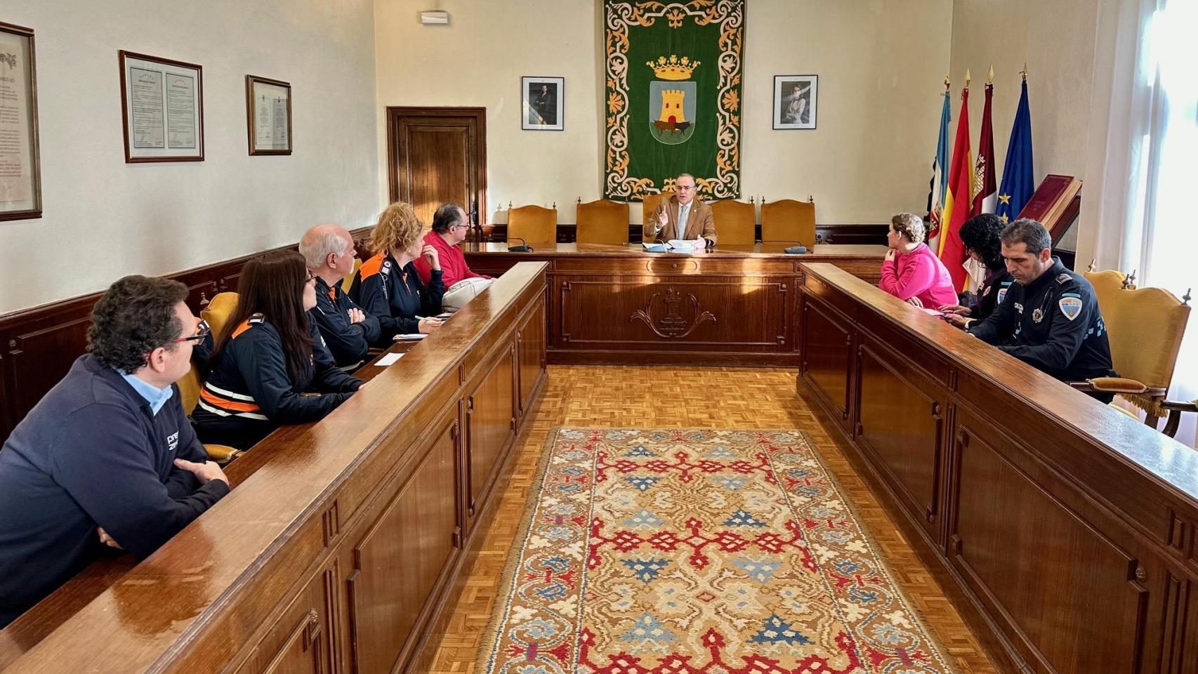 Reunión en el Ayuntamiento de Talavera de la Reina.