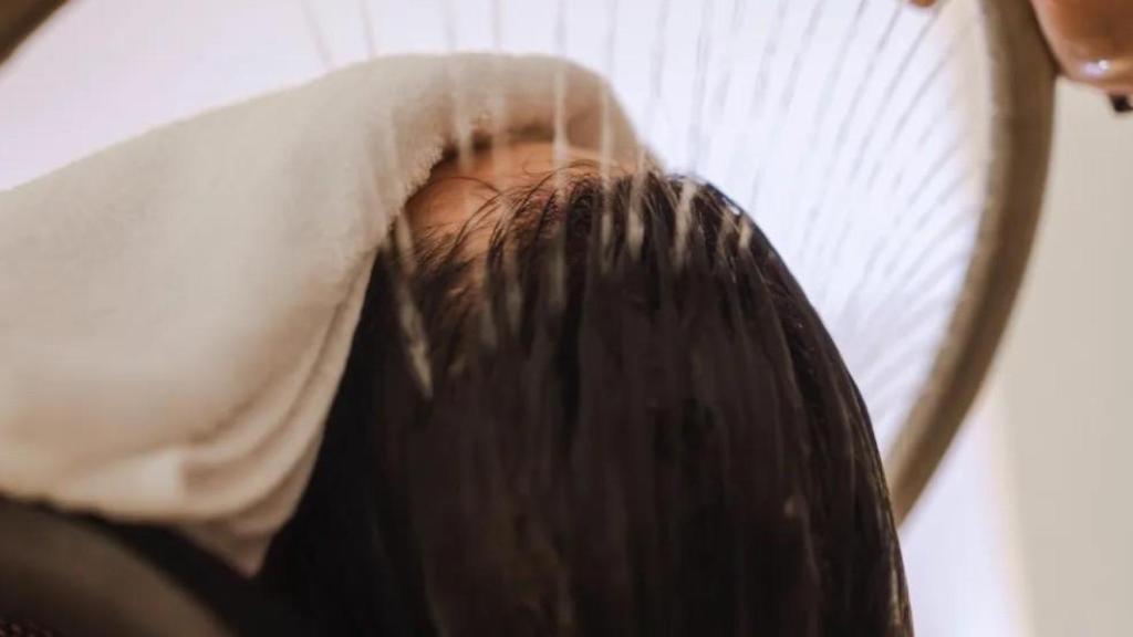 Los masajes capilares que conquistan a miles de mujeres alrededor del mundo.