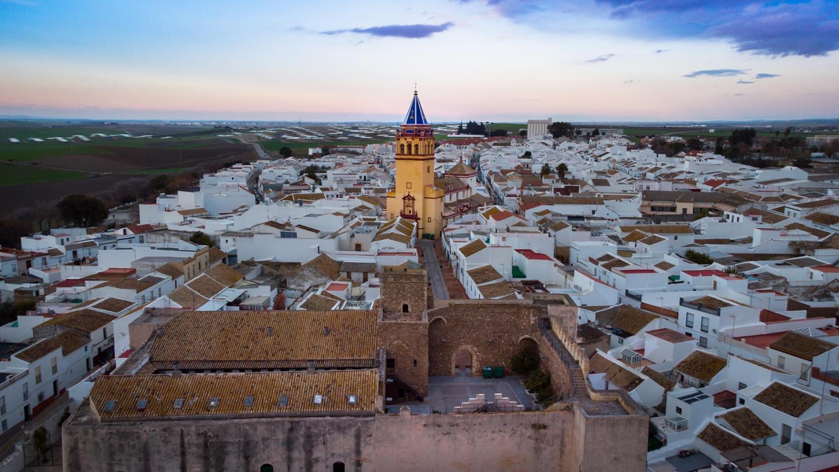 El Coronil está ubicado a menos de una hora en coche de Sevilla