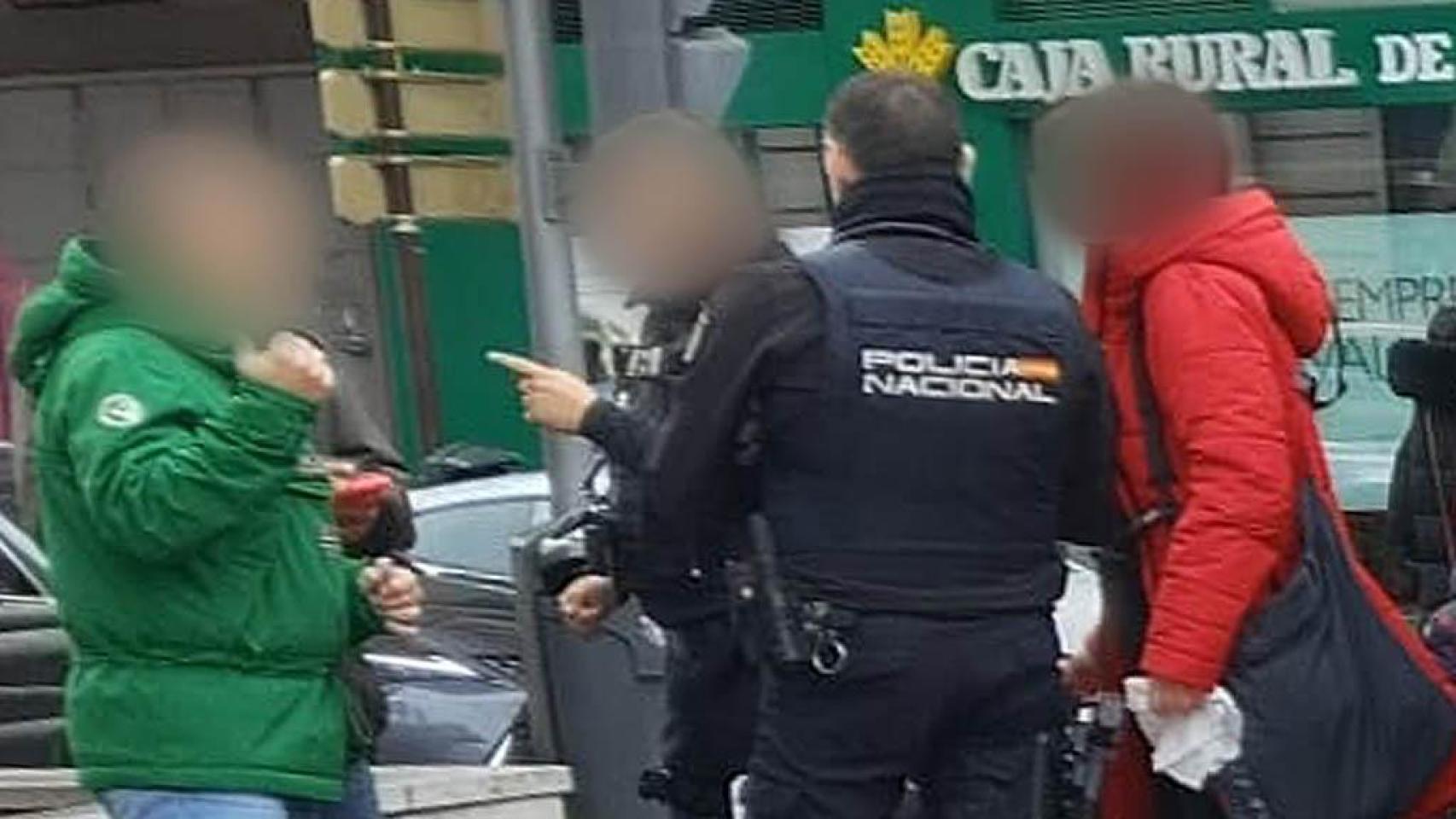 Intervención de la Policía Nacional cerca de Plaza España.