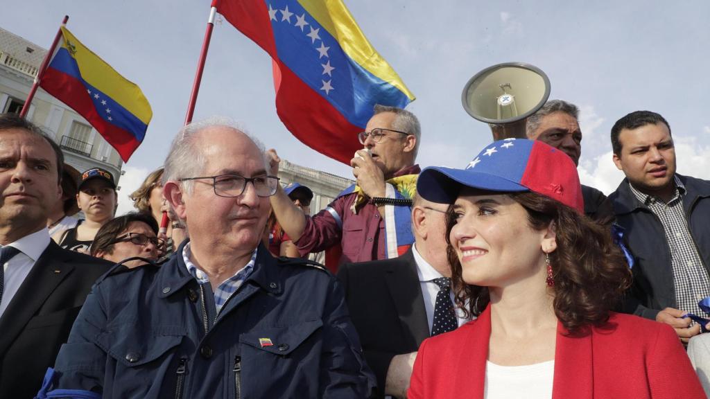 Isabel Díaz Ayuso junto a Antonio Ledezma.