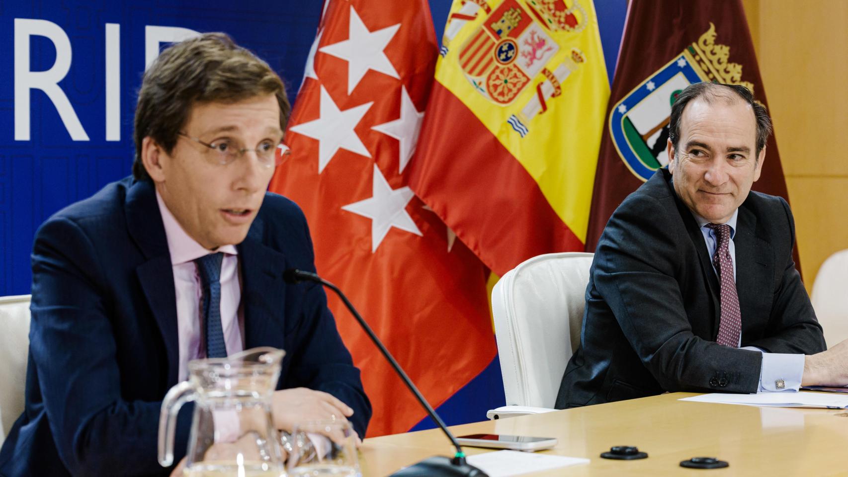 José Luis Martínez-Almeida y Borja Carabante.