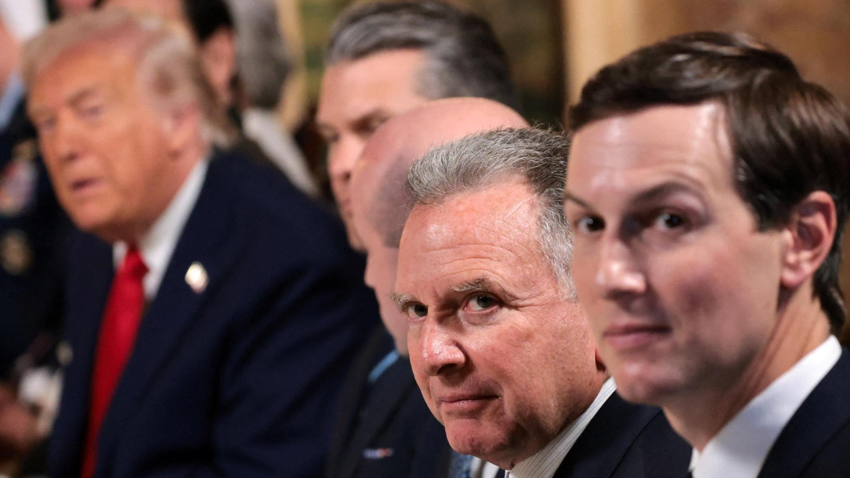 Steve Witkoff, junto a, Jared Kushner, yerno de Trump, en la recepción a Benjamin Netanyahu en Mar-a-Lago