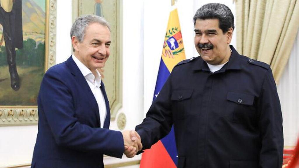 Zapatero, junto a Nicolás Maduro.