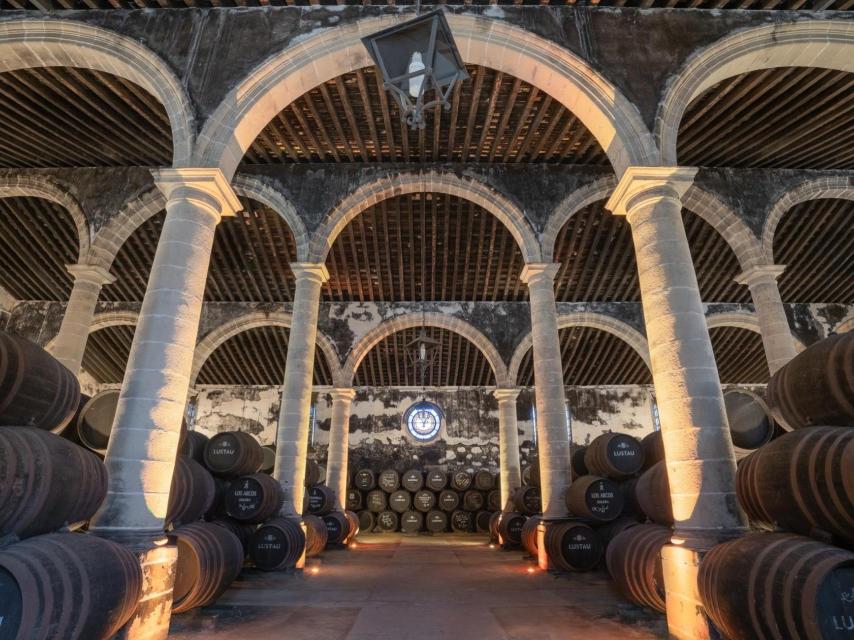 El interior de Bodegas Lustau en Jerez de la Frontera.