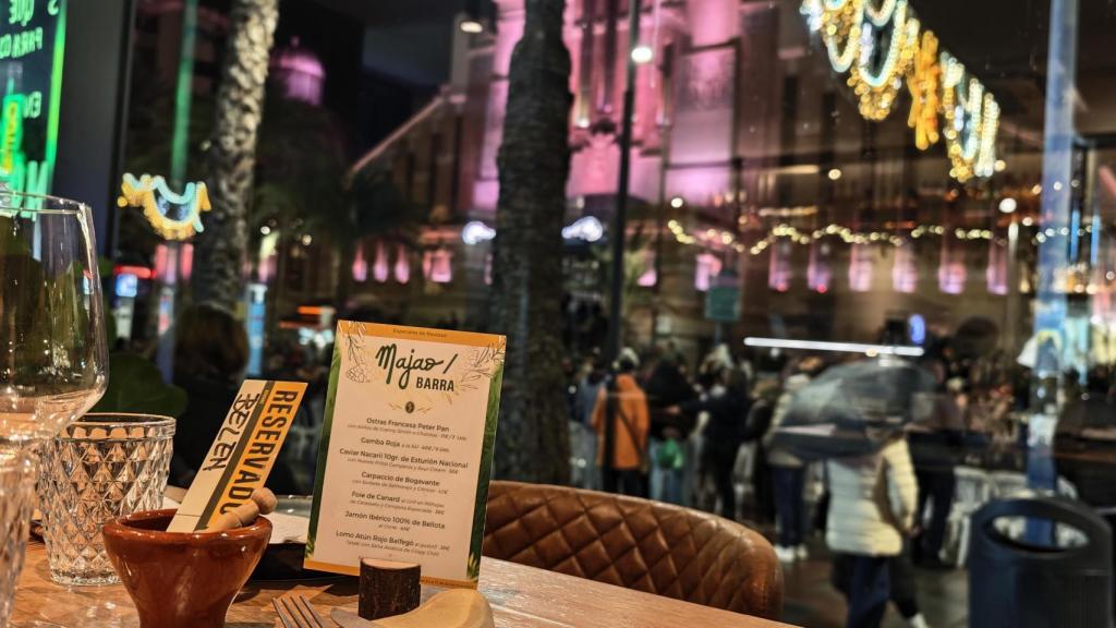 Uno de los bares con mejores vistas para la cabalgata de Reyes en Alicante.