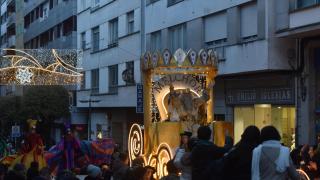 La Cabalgata de Reyes inunda de magia, danza e ilusión las calles de Santiago