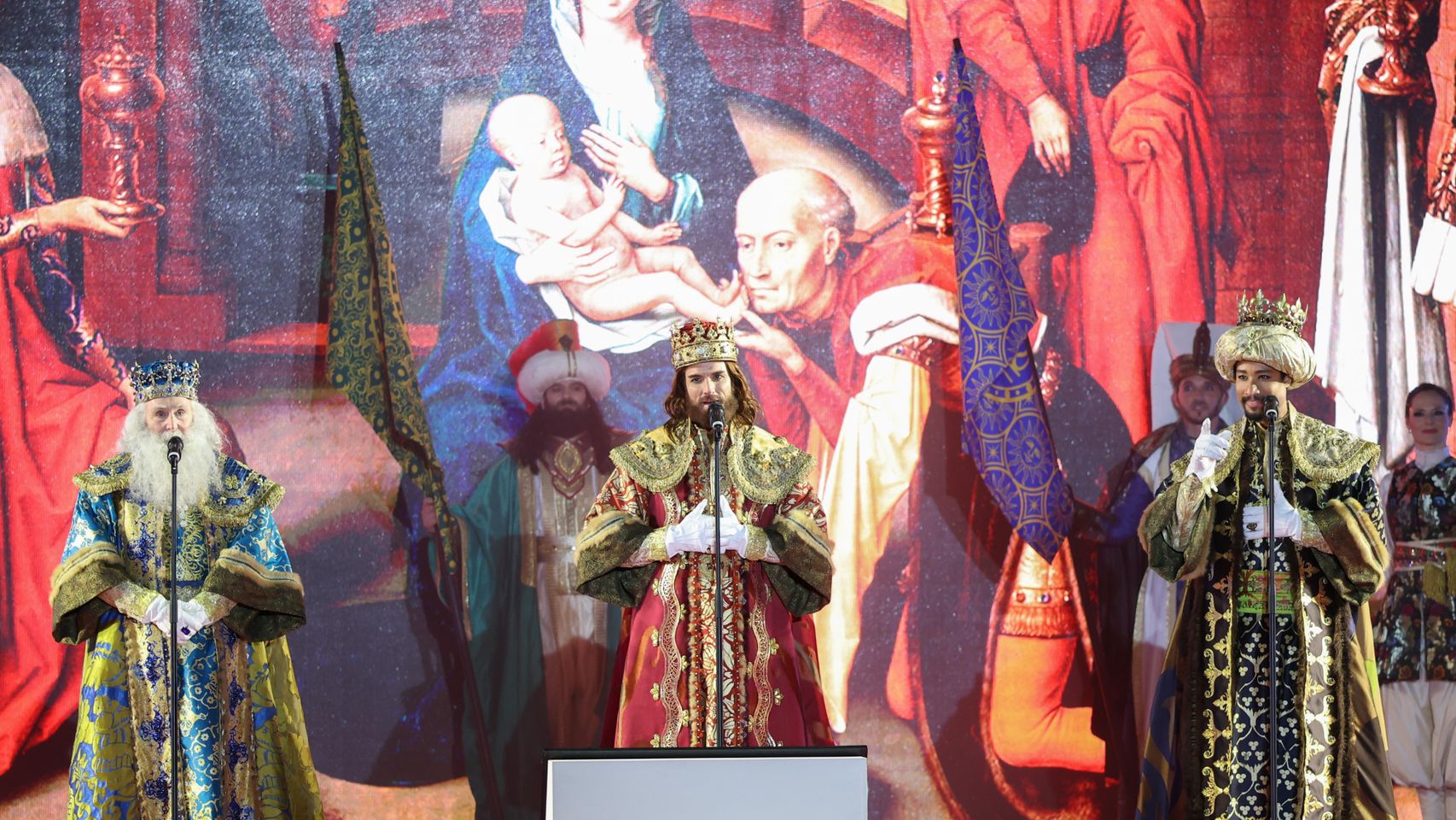 Los Reyes Magos llegan a Madrid y llenan de ilusión a los niños: "Sois ...