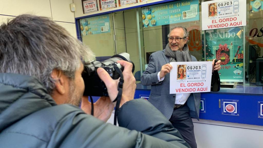 Alejandro Aznar, de Lotería del Rosario, este martes en la administración.