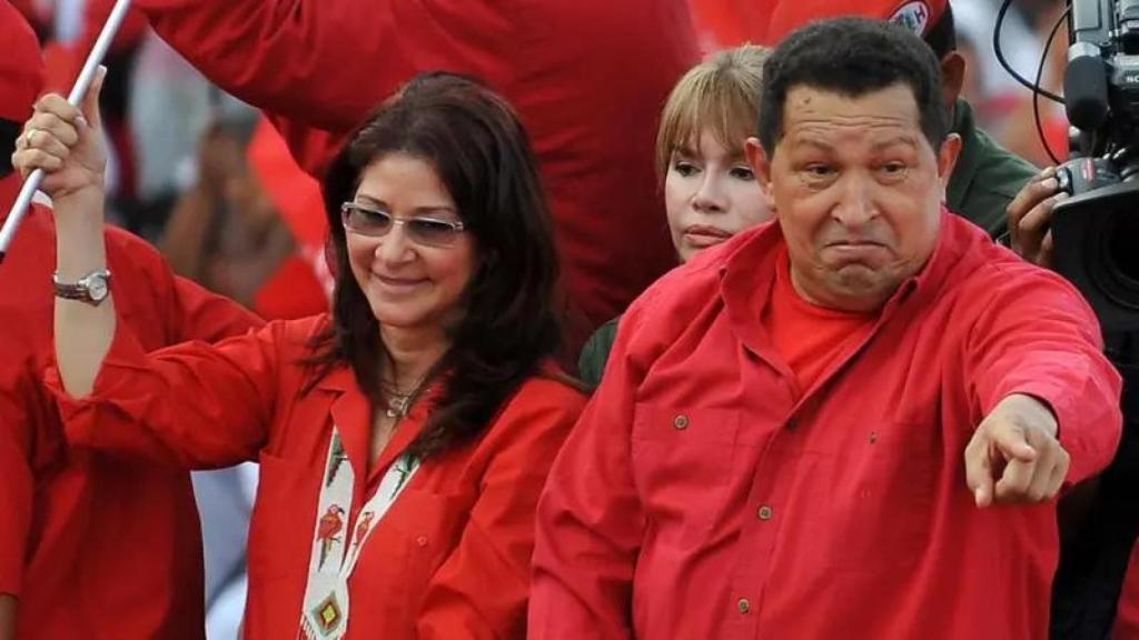Imagen de archivo del 2009 de Cilia Flores, junto a Hugo Chávez, en una manifestación del Partido Socialista Unido de Venezuela (PSUV) en Caracas.