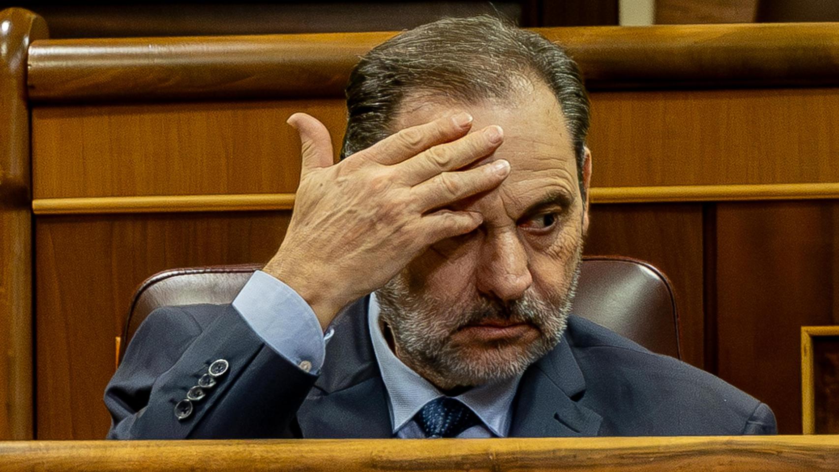 El diputado José Luis Ábalos durante una sesión plenaria en el Congreso de los Diputados