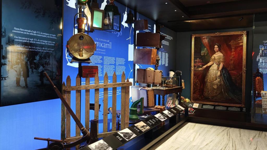 La sala en la que se expone el fondo etnográfico, con un cuadro cedido por el Prado.