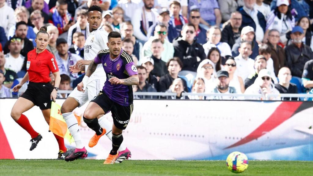 Sergio León, durante un partido del Real Valladolid contra el Real Madrid.