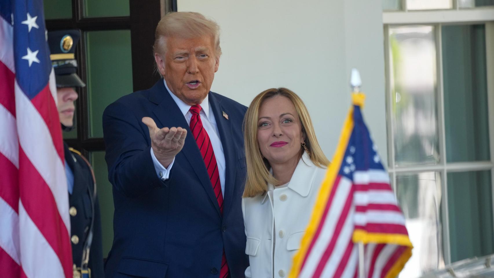 Donald Trump, presidente de EEUU, y Georgia Meloni, presidenta de Italia, durante una reunión en Washington en abril de 2025.