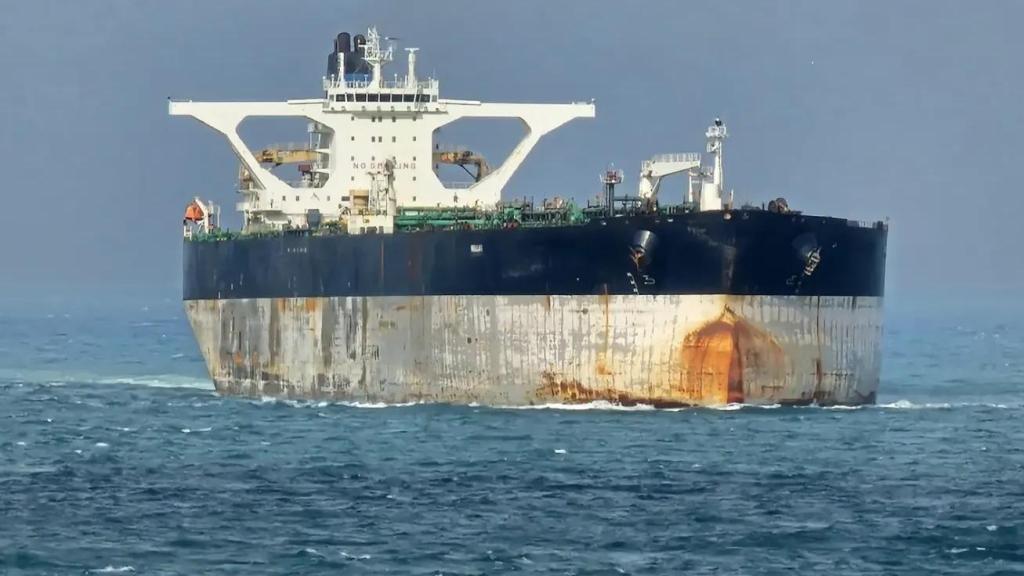 Fotografía del petrolero Marinera, de bandera rusa, antiguo buque sancionado Bella 1.