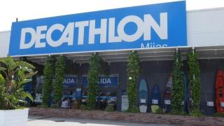 Fachada Decathlon.