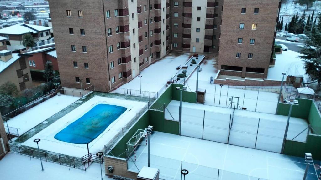 La nieve ha cubierto Valladolid, sorprendiendo a los ciudadanos a primera hora de este miércoles 7 de enero