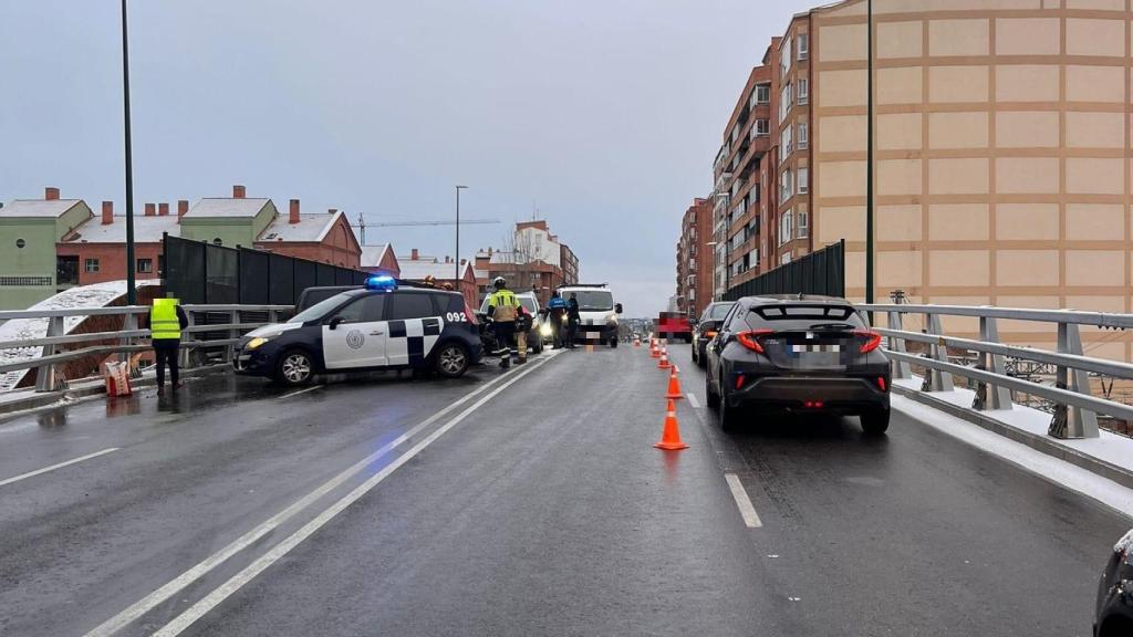 Se encuentran cortados los dos carriles de entrada a la ciudad por Arco de Ladrillo