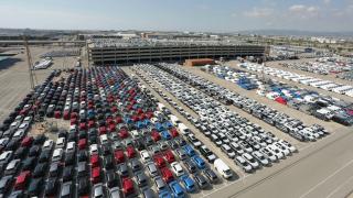 Campa de vehículos en el Puerto de Barcelona
