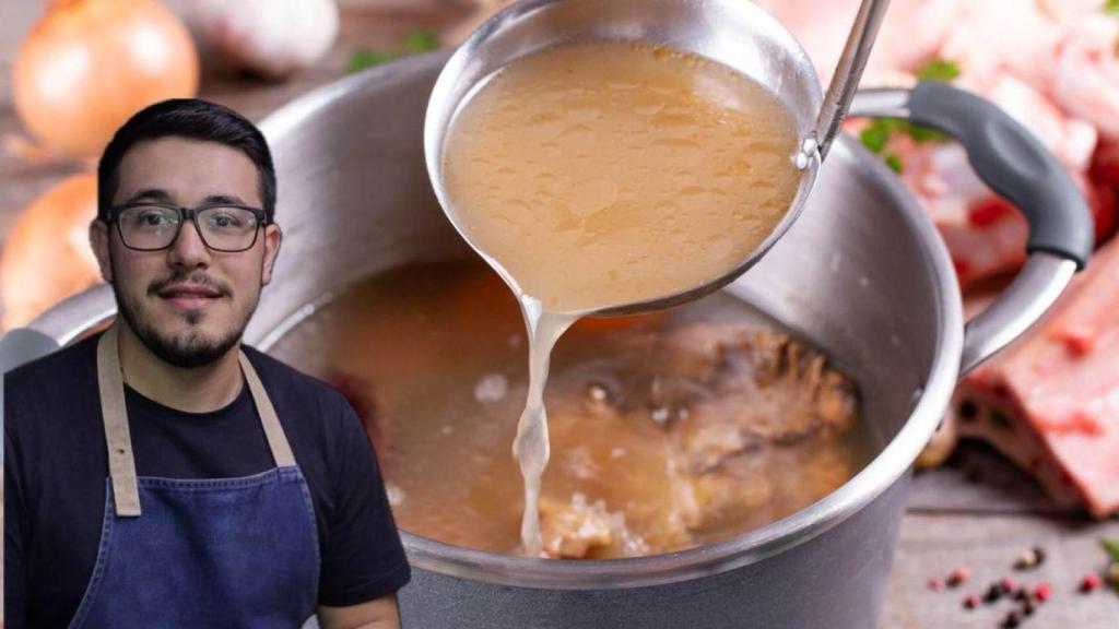 Alejandro junto a un caldo de huesos.