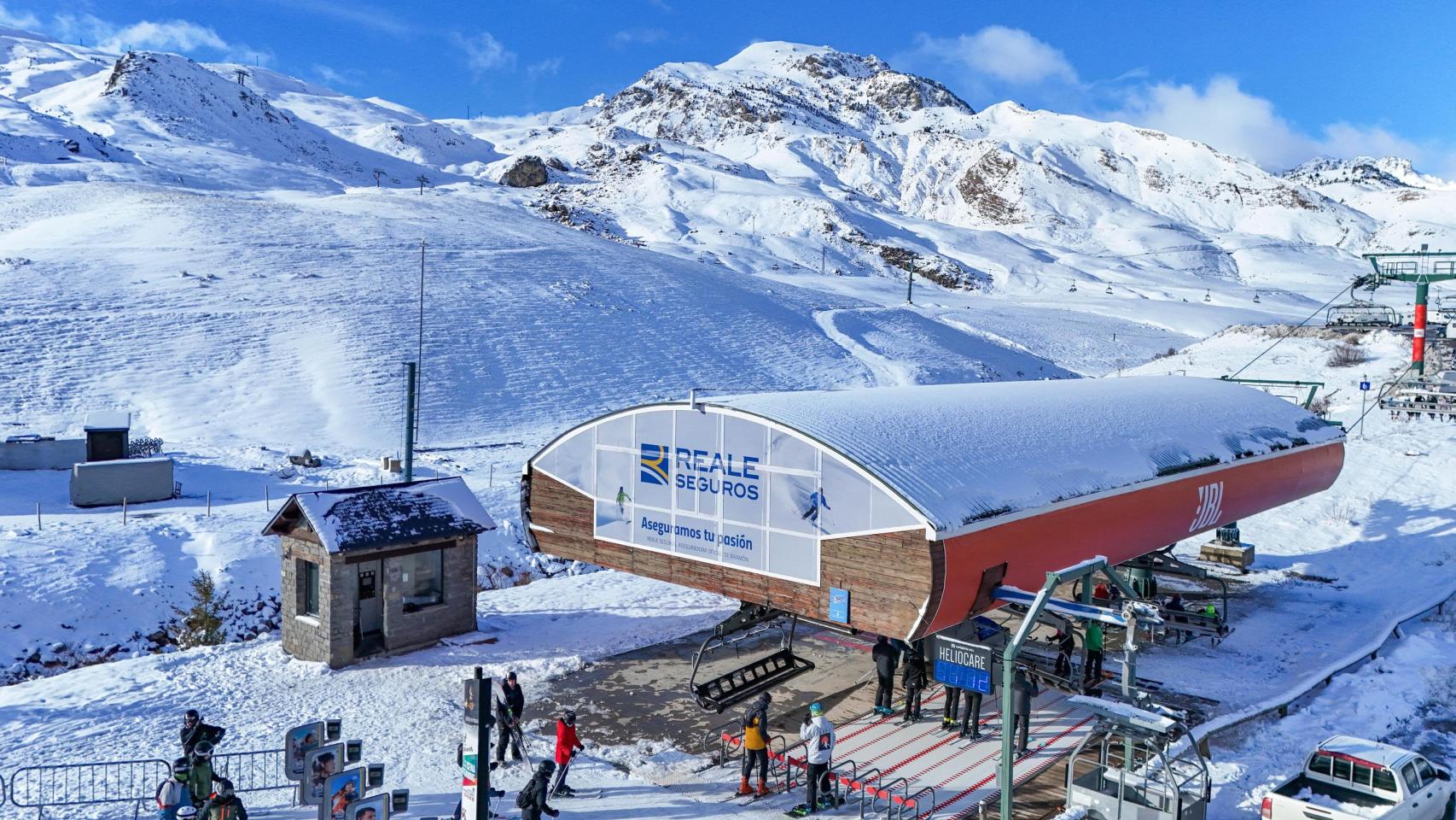 Reale Seguros renueva su acuerdo de patrocinio con el Grupo Aramón.