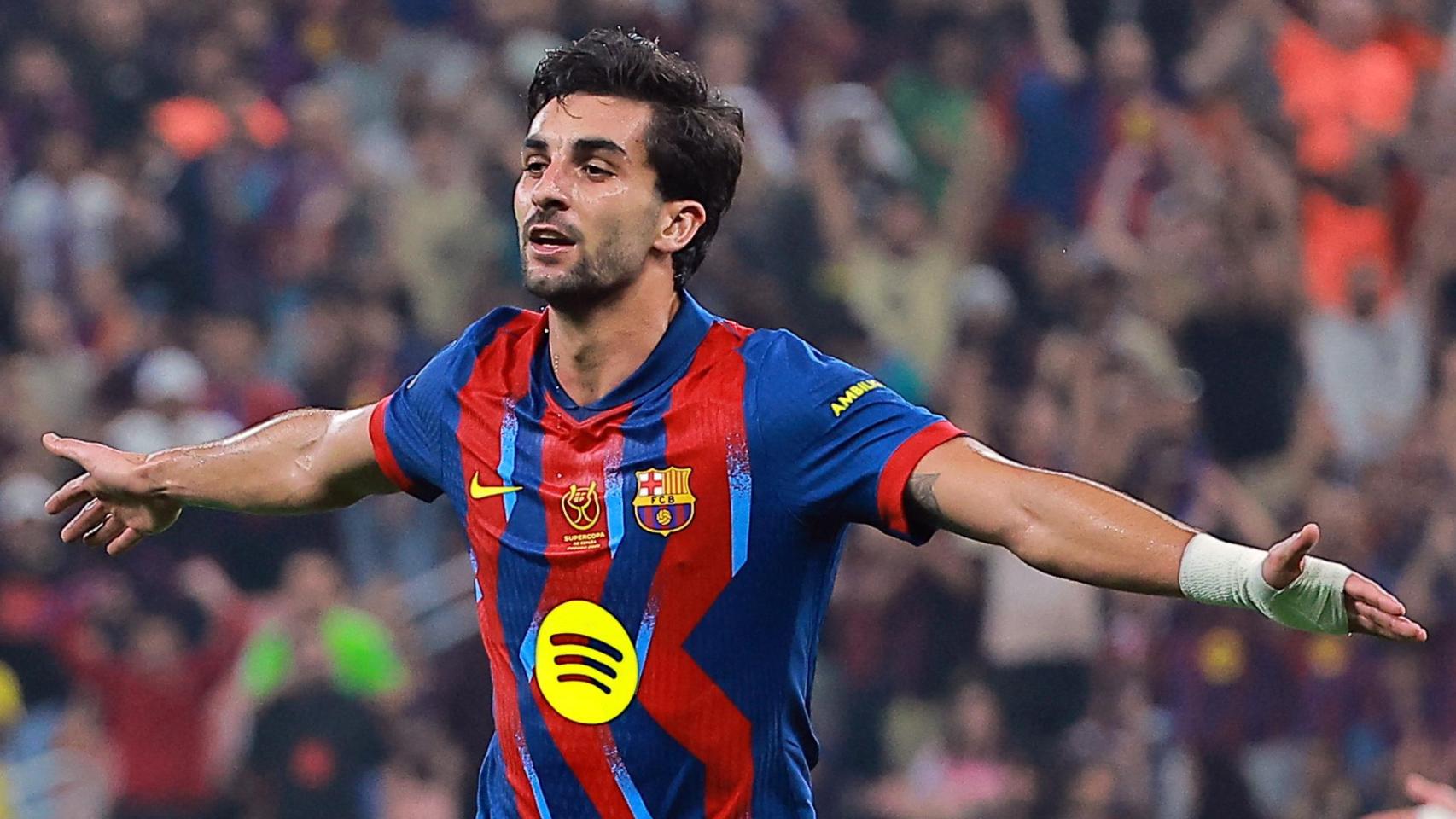 Ferrán Torres en un partido con el Barça.