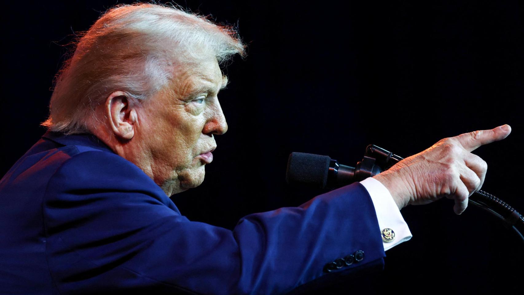 El presidente de Estados Unidos, Donald Trump, se dirige a los republicanos de la Cámara de Representantes, el 6 de enero de 2026.