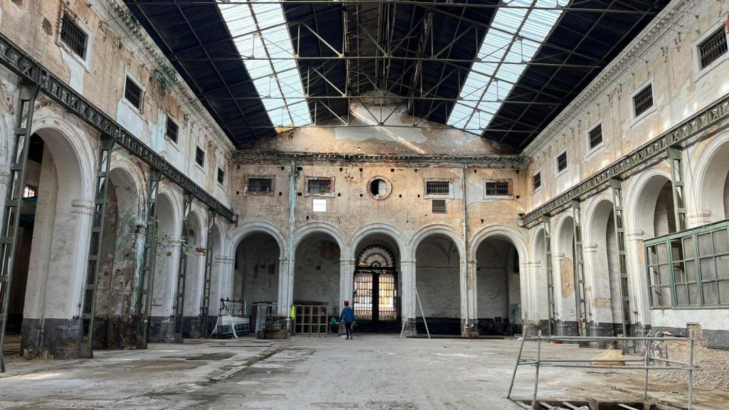 Una de las naves que se reformarán en la segunda fase.