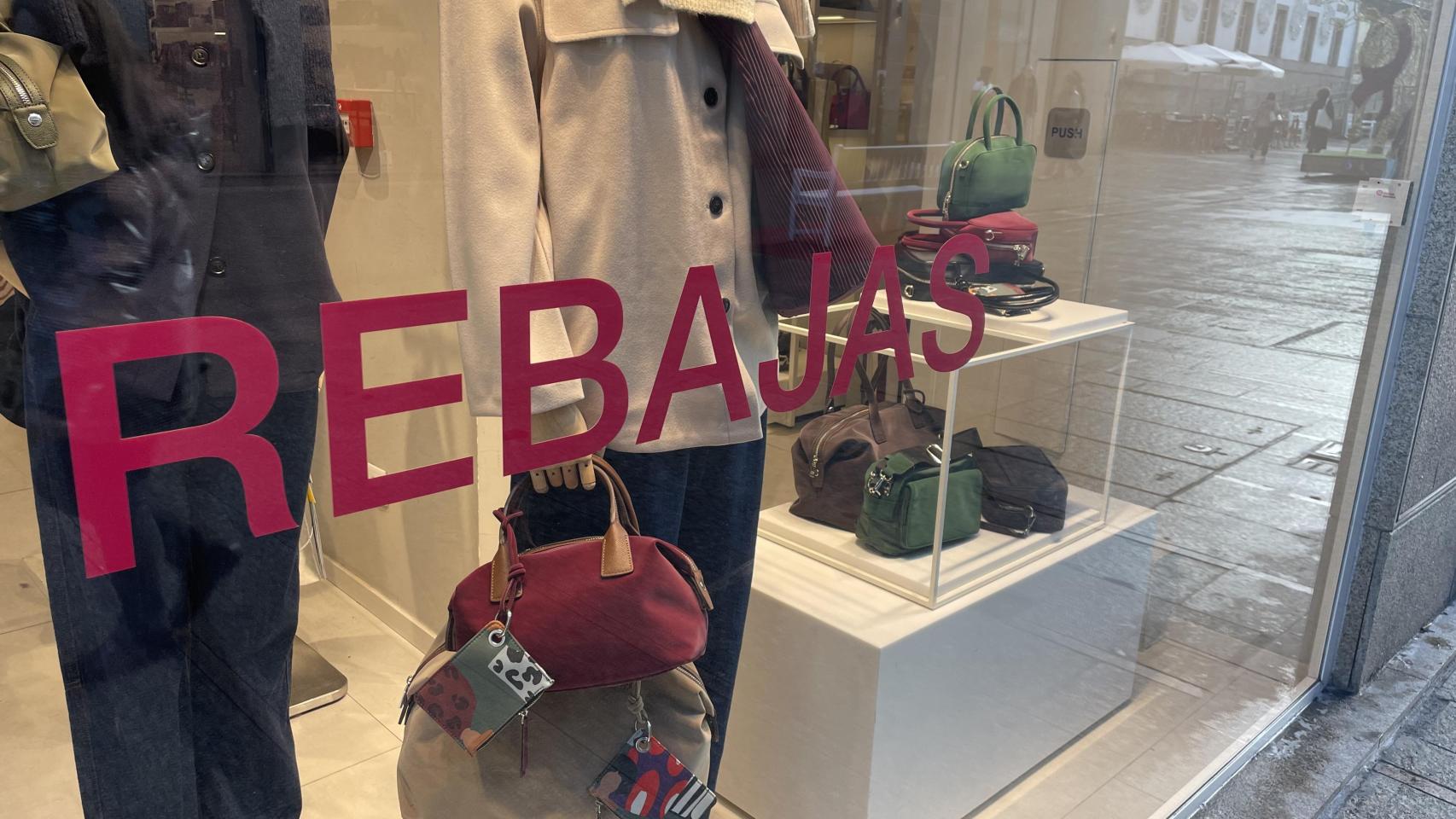 Imagen de un comercio en rebajas.