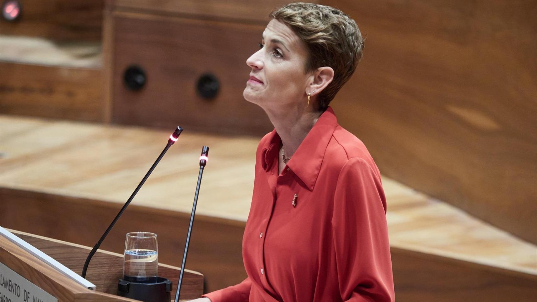 La presidenta del Gobierno de Navarra, María Chivite, en el pleno del Parlamento de Navarra.