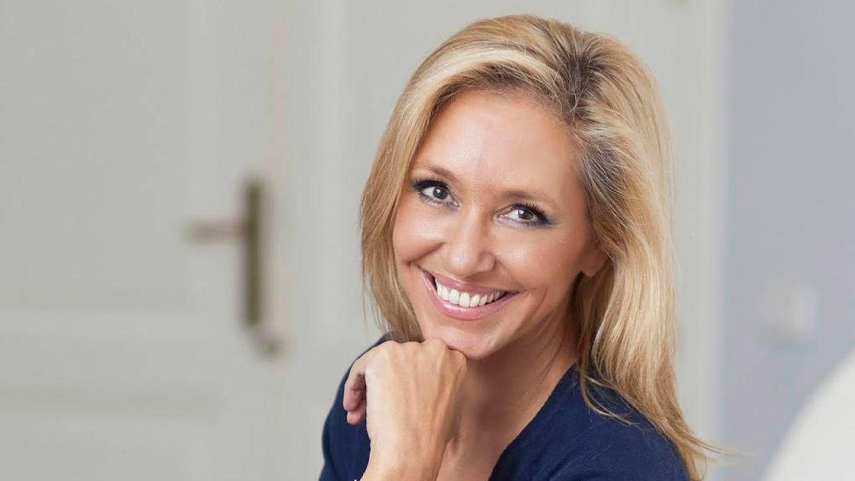 La reconocida periodista Marta Robles, como protagonista en la conferencia La Familia Real en Portada