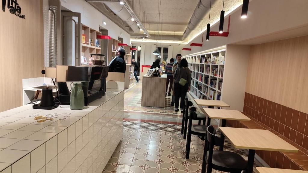 Presentación del proyecto que une libros y café.