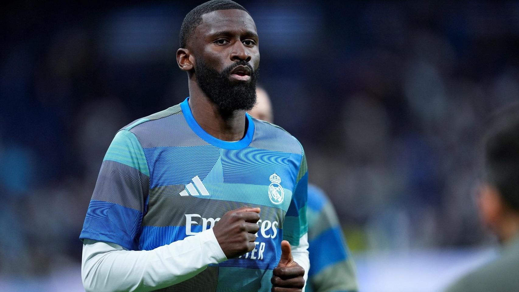 Antonio Rüdiger, calentando con el Real Madrid