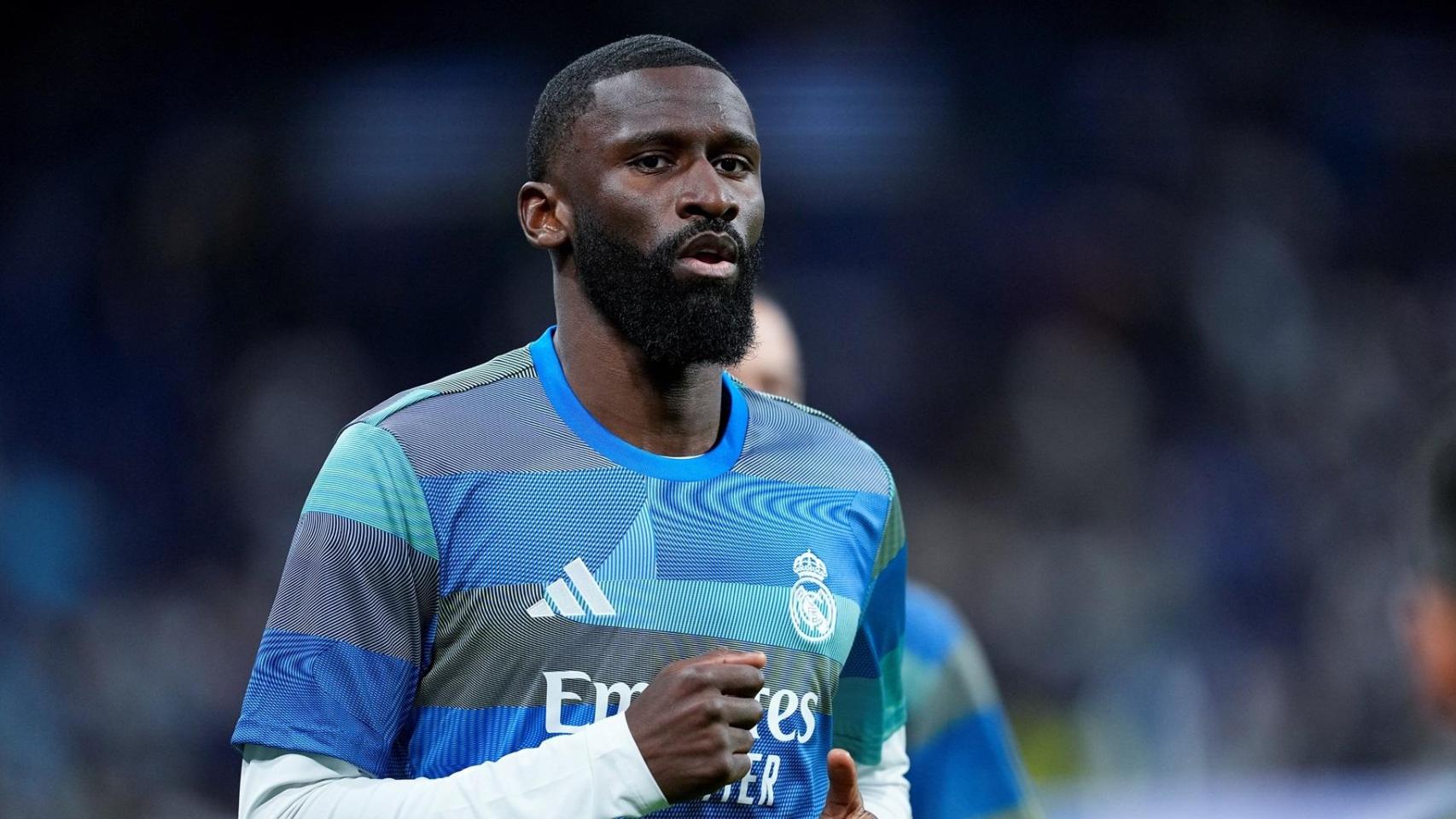 Antonio Rüdiger, calentando con el Real Madrid