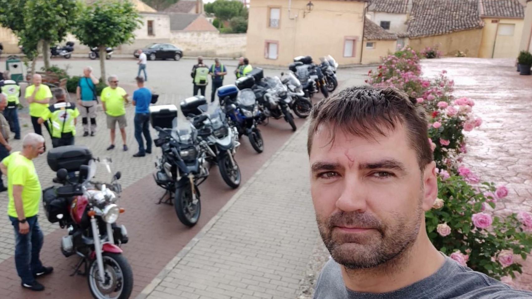 George Dan en una imagen de archivo junto a su pasión, las motos