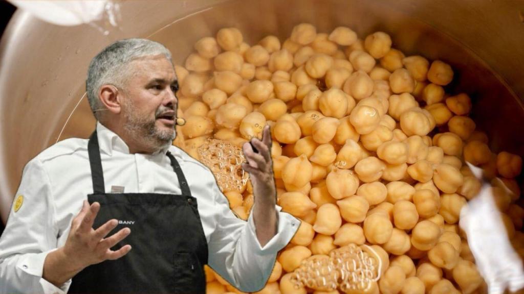 Nandu Jubany junto a una olla con unos garbanzos.