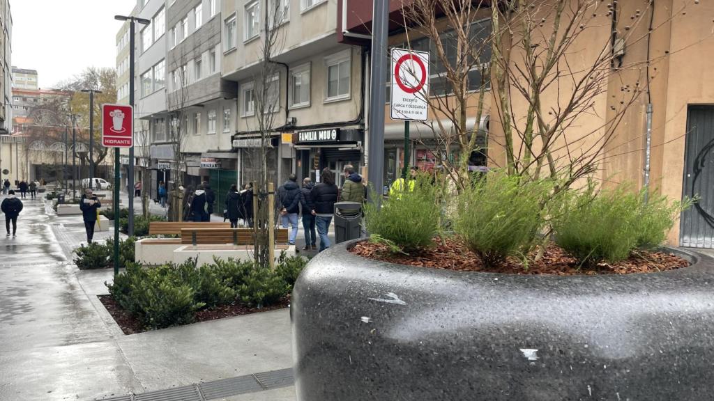 Los nuevos maceteros en Sagrada Familia.