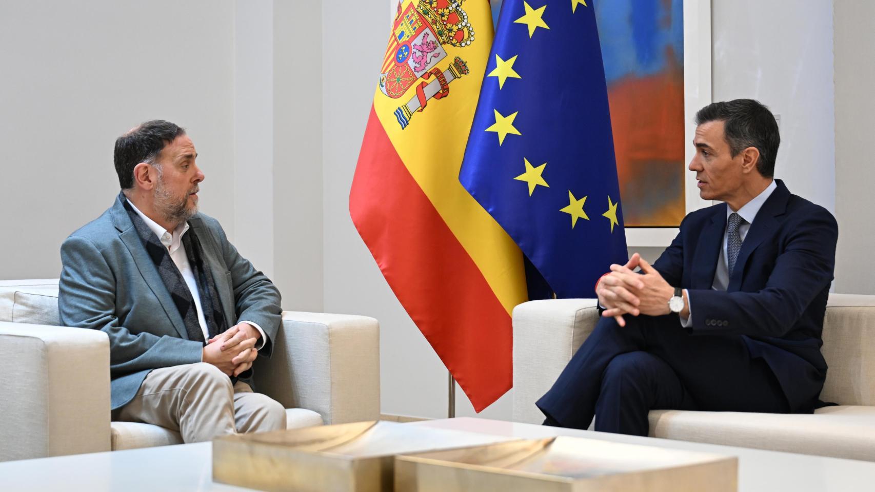 Pedro Sánchez y Oriol Junqueras, durante su reunión en el Palacio de La Moncloa.