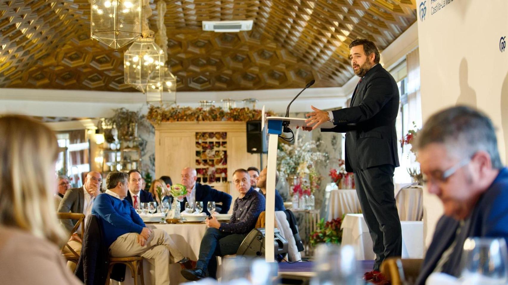 Paco Núñez durante la comida que ha celebrado el PP con los medios de comunicación en Toledo.