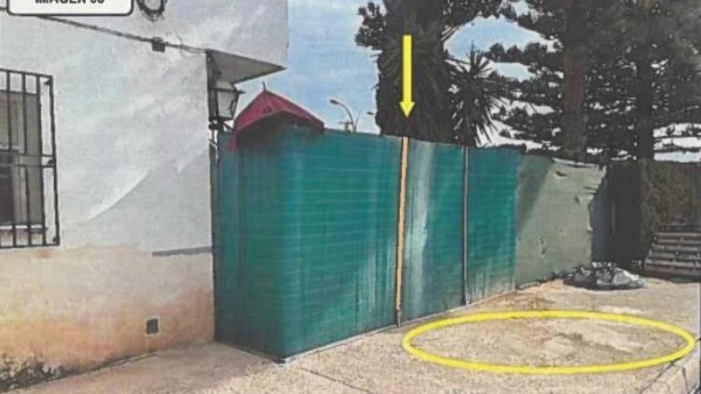 La valla de la que Kevin arrancó un palo de madera para atacar a José Ramón en la Vereda de la Basca.