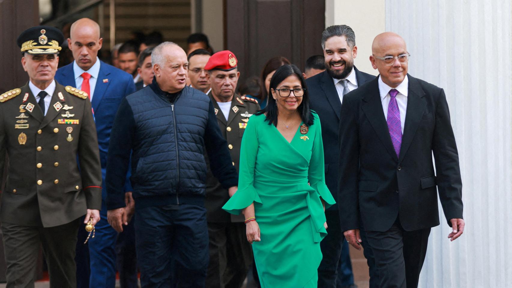 El ministro de Defensa de Venezuela, Vladimir Padrino López, el ministro del Interior, Diosdado Cabello, la presidenta interina Delcy Rodríguez, Nicolás Maduro Guerra, hijo del presidente derrocado Nicolás Maduro, y el presidente de la Asamblea Nacional, Jorge Rodríguez.