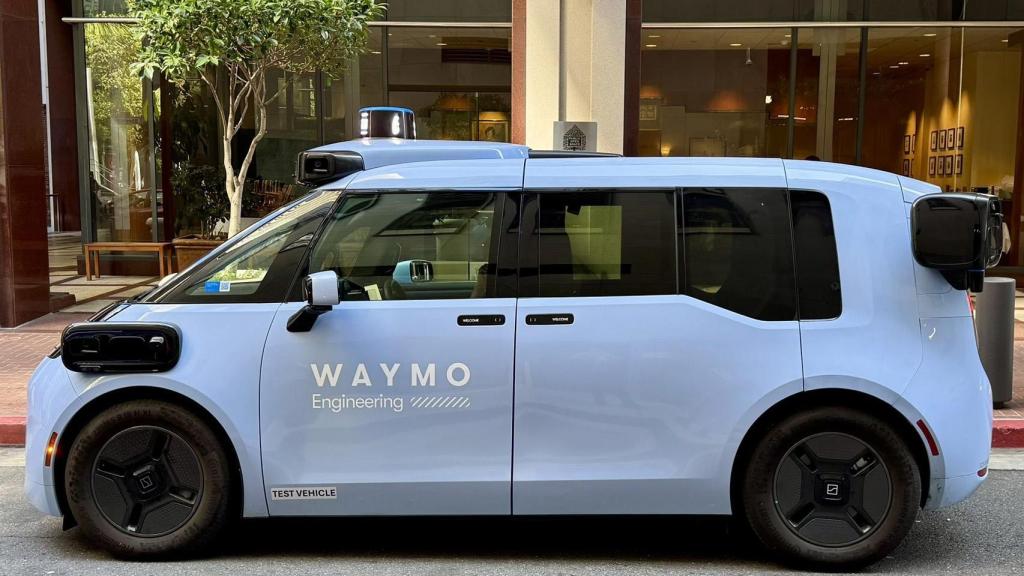 Waymo Zeekr RT en fase de pruebas.