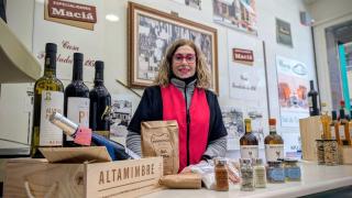 María José en su tienda de Torrevieja.