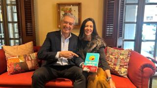 Jesús Vázquez y Martina Vázquez con su nuevo libro.