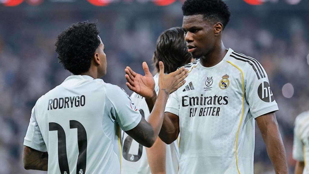 Tchouaméni celebra con Rodrygo el gol del brasileño.