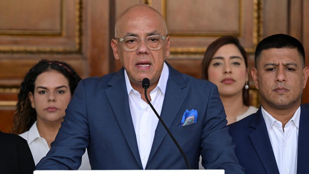 El presidente de la Asamblea Nacional de Venezuela, Jorge Rodríguez, anuncia que un número significativo de presos extranjeros y venezolanos serán liberados en las próximas horas, en Caracas, Venezuela, el 8 de enero de 2026.